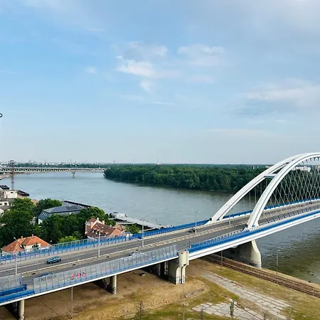 Citylightseuroveatower * Bratysława