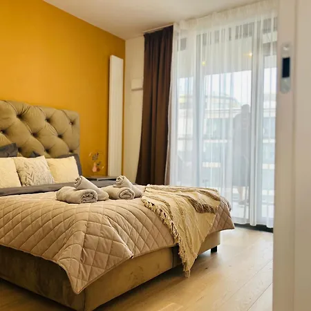 Citylightseuroveatower Apartment