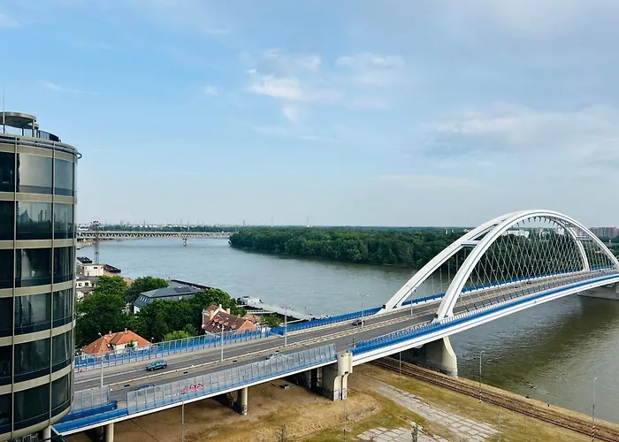 Citylightseuroveatower * 브라티슬라바