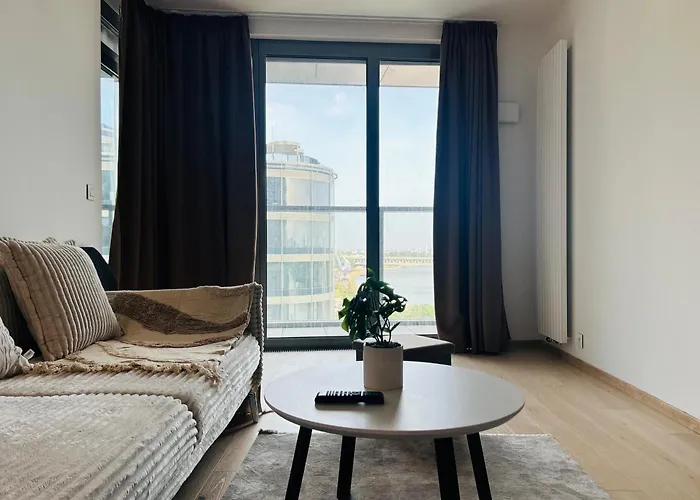 Citylightseuroveatower * ブラチスラヴァ