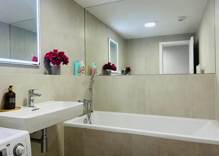 Citylightseuroveatower براتسيلافا