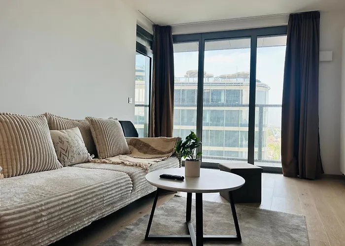 Citylightseuroveatower شقة براتسيلافا